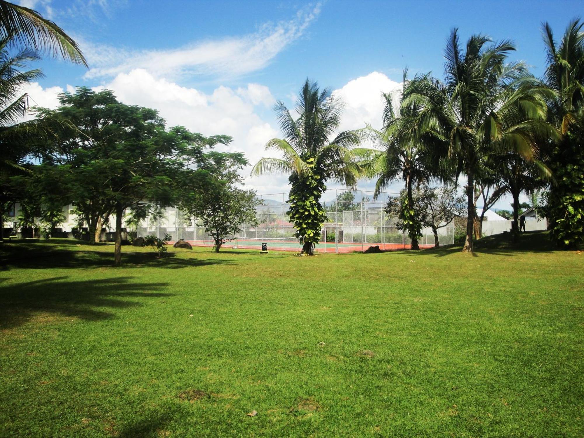 Sutanraja Hotel Manado Buitenkant foto