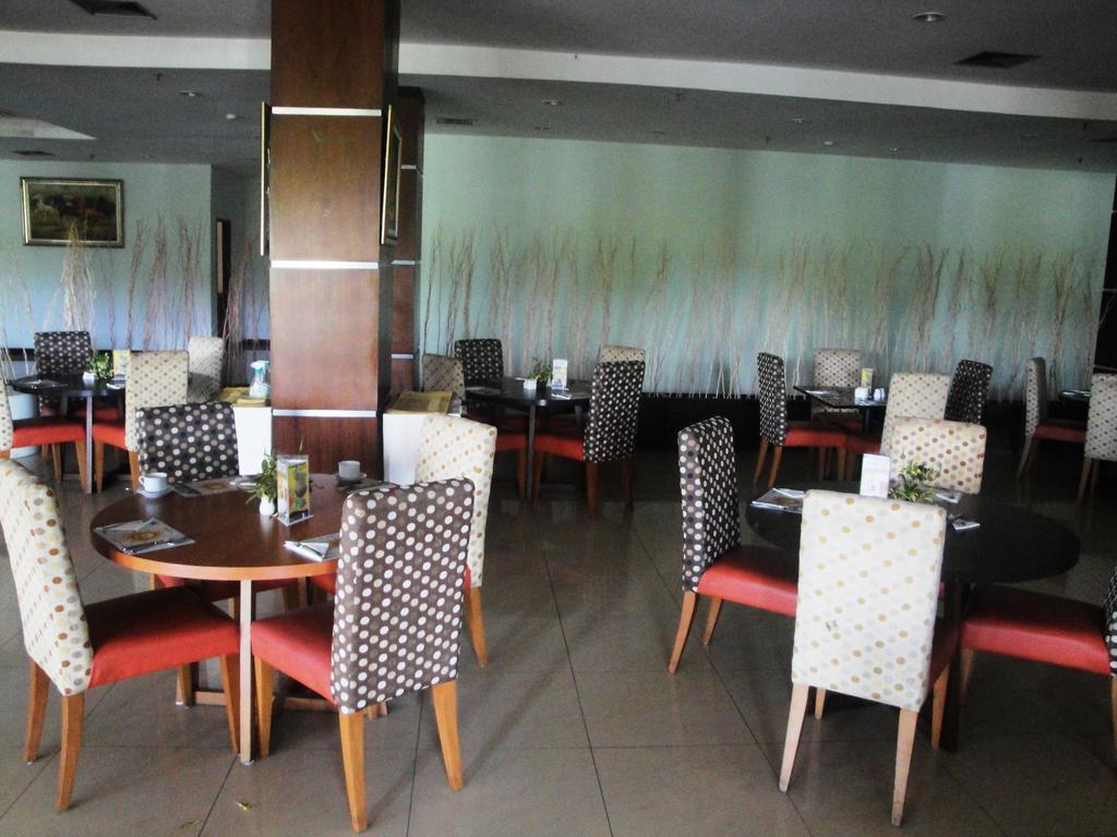 Sutanraja Hotel Manado Buitenkant foto