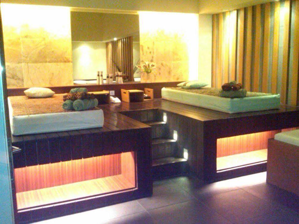 Sutanraja Hotel Manado Buitenkant foto