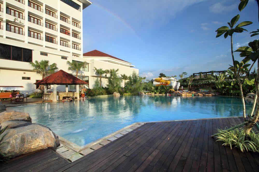 Sutanraja Hotel Manado Buitenkant foto